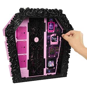 Mattel Monster High Skulltimate šatník s překvapeními a Draculaurou