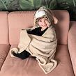 Cozy Noxxiez BL801 Králík - hřejivá deka s kapucí se zvířátkem a tlapkovými kapsami